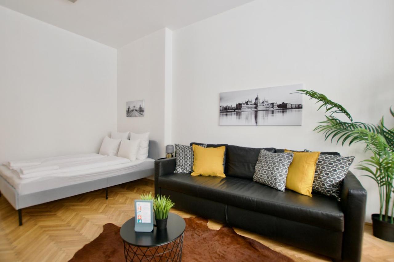 Standard Apartment By Hi5 - Petofi 12 ブダペスト エクステリア 写真