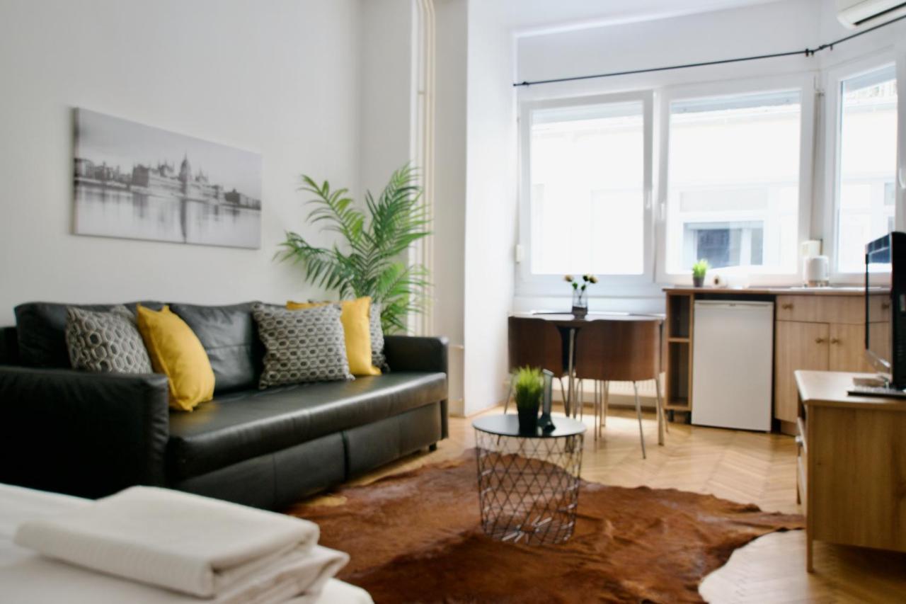 Standard Apartment By Hi5 - Petofi 12 ブダペスト エクステリア 写真