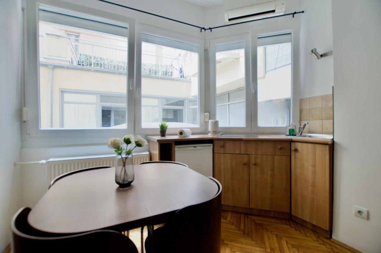Standard Apartment By Hi5 - Petofi 12 ブダペスト エクステリア 写真